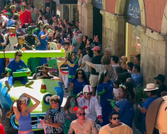 LA 140a DESFILADA DE CARROSSES SUPERA LES EXPECTATIVES I DEMOSTRA UN ALT NIVELL CREATIU