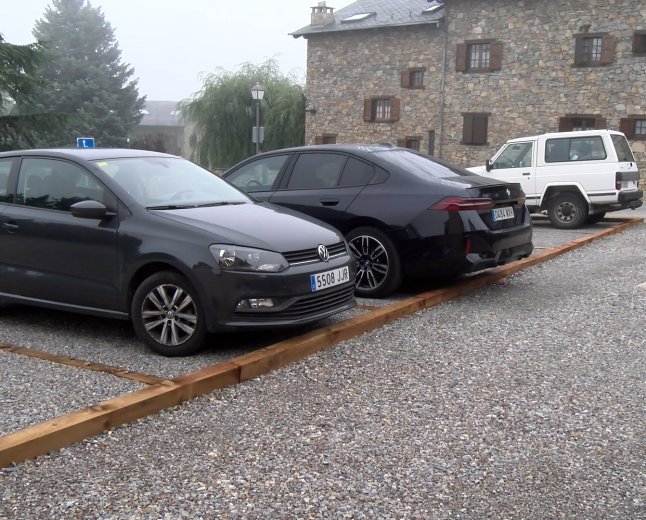  QUEIXANS CREA UN NOU APARCAMENT PER EVITAR QUE ELS VEHICLES ESTACIONIN SOBRE LA VORERA