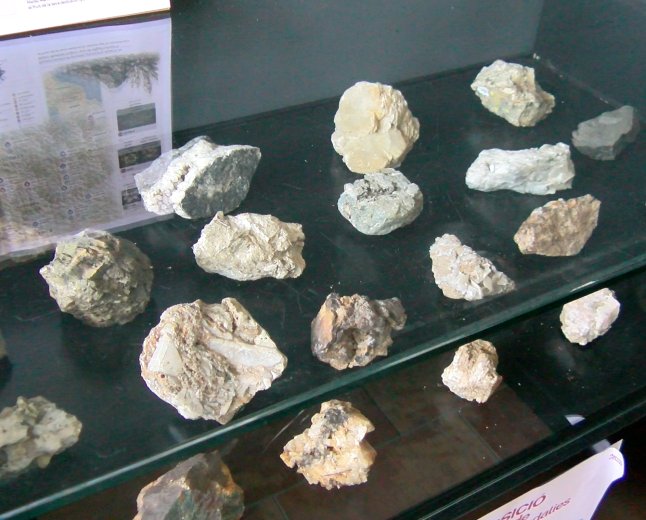 L’ESPAI CERETÀNIA DE BOLVIR AMPLIA L’EXPOSICIÓ PERMANENT AMB UNA COL·LECCIÓ DE MINERALS 