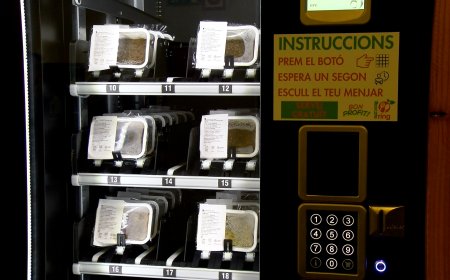 L’EXCEDENT DELS MENJADORS ESCOLARS DE L’ALT URGELL ARRIBA A LA POBLACIÓ AMB UNA MÀQUINA