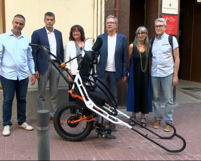 CADIRES ADAPTADES FACILITEN LES SORTIDES A LA NATURA D’ALUMNAT AMB MOBILITAT REDUÏDA 