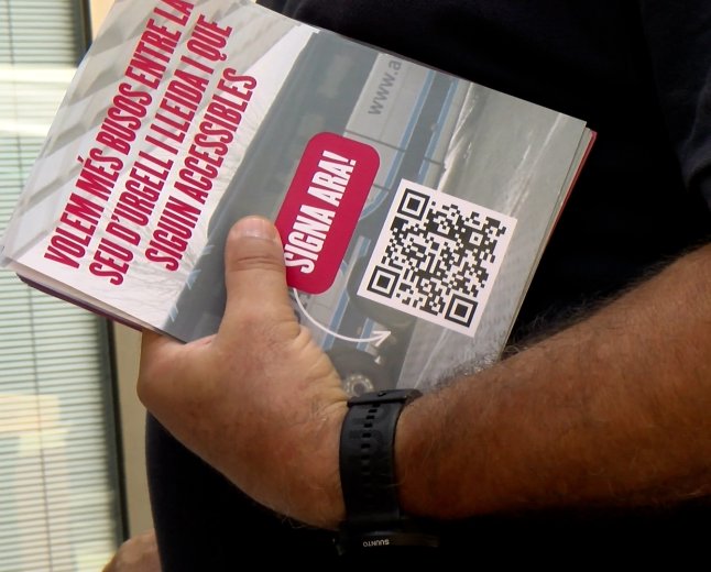 ELS COMUNS RECULLEN 800 SIGNATURES PER DEMANAR LA MILLORA DEL SERVEI DE BUS ENTRE LA SEU I LLEIDA