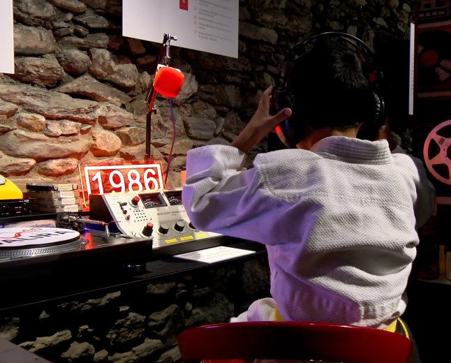 LA HISTÒRIA DE RÀDIO VALIRA I D’ANDORRA, EN UNA EXPOSICIÓ INTERACTIVA PELS 40 ANYS DE L’EMISSORA