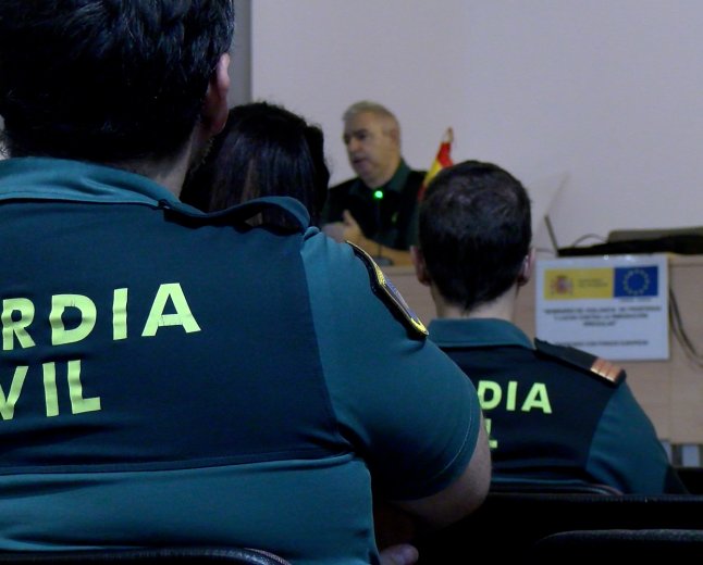 AGENTS DE LA GUÀRDIA CIVIL ES FORMEN A LA SEU D’URGELL EN VIGILÀNCIA DE FRONTERES