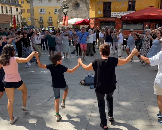 PUIGCERDÀ CELEBRA LA FESTA DE LA SEVA PATRONA, AMB LA MISSA SOLEMNE I L’OFRENA FLORAL