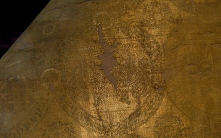  L’ÈPOCA MEDIEVAL A TRAVÉS DEL PATRIMONI TÈXTIL DE LA CATEDRAL DE LA SEU D’URGELL
