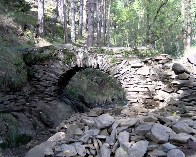 LLÍVIA RESTAURA I CONSOLIDA EL PONT DEL CARRASSUT 